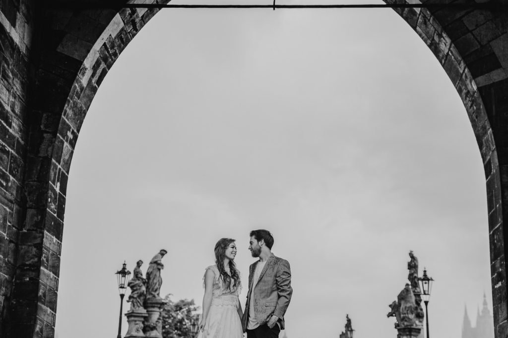 Vacation, photoshoot in Prague, couple photosession, Photographer in Prague, black and white photo