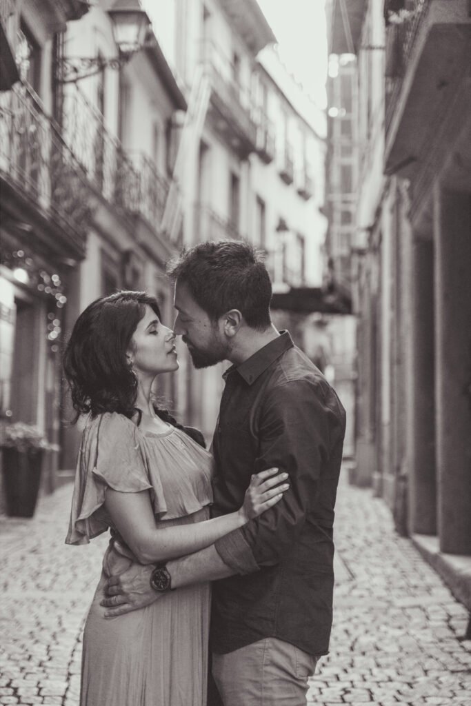 Porto photographer, couple photoshoot porto, vacation photoshoot porto, portugal photographer