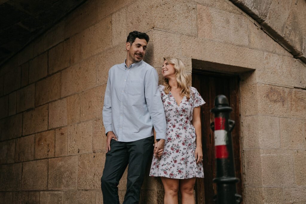 pre weddin shoot in prague, wedding photographer prague, charles bridge, couple photoshoot prague, engagement photoshoot prague