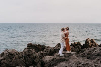 cefalu couple photoshoot, prewedding photographer sicily, honeymoon photographer sicily, engagement photoshoot sicily, beach couple photo ideas