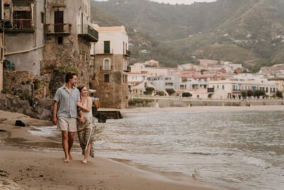 cefalu couple photoshoot, prewedding photographer sicily, honeymoon photographer sicily, engagement photoshoot sicily, beach couple photo ideas