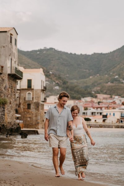 cefalu couple photoshoot, prewedding photographer sicily, honeymoon photographer sicily, engagement photoshoot sicily, beach couple photo ideas