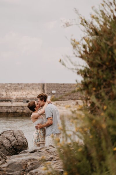 cefalu couple photoshoot, prewedding photographer sicily, honeymoon photographer sicily, engagement photoshoot sicily, beach couple photo ideas
