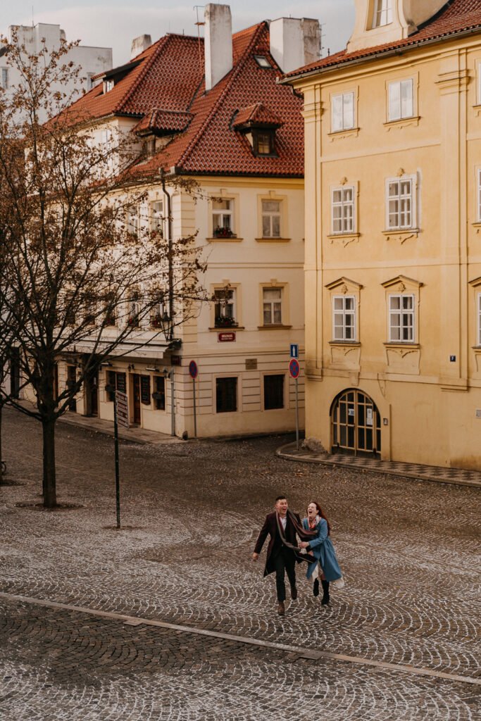 couple photoshoot in prague, winter photoshoot prague, prague photographer, elopement prague