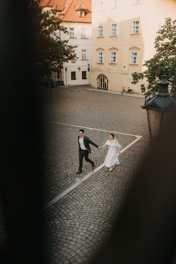 prewedding photosession in Prague, Prague photographer, destination photographer europe, engagement photographe rin prague, avvagraphy