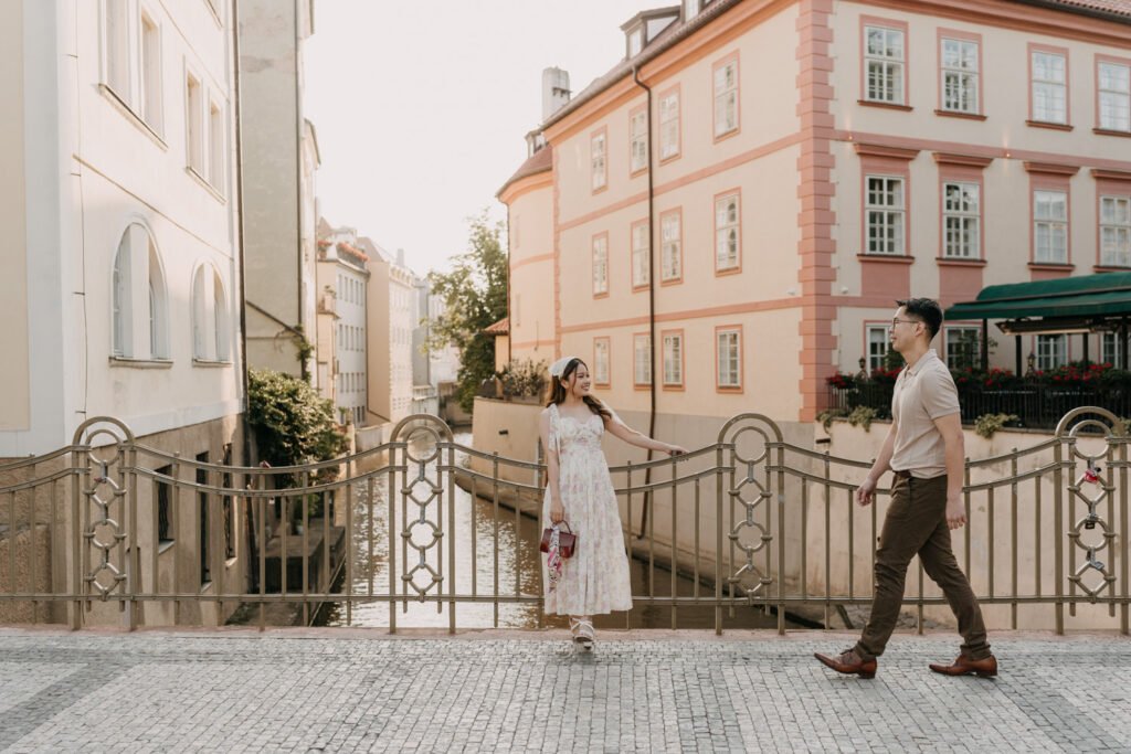 prewedding photosession in Prague, Prague photographer, destination photographer europe, engagement photographe rin prague, avvagraphy