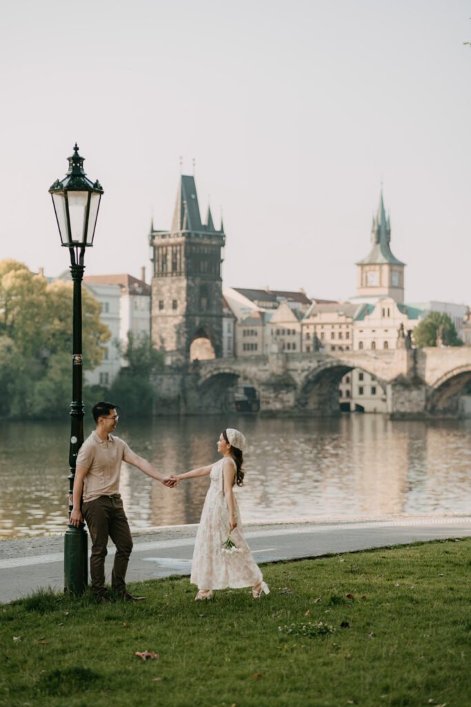 prewedding photosession in Prague, Prague photographer, destination photographer europe, engagement photographe rin prague, avvagraphy