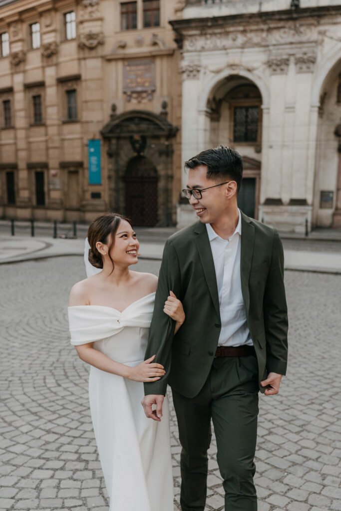 prewedding photosession in Prague, Prague photographer, destination photographer europe, engagement photographe rin prague, avvagraphy